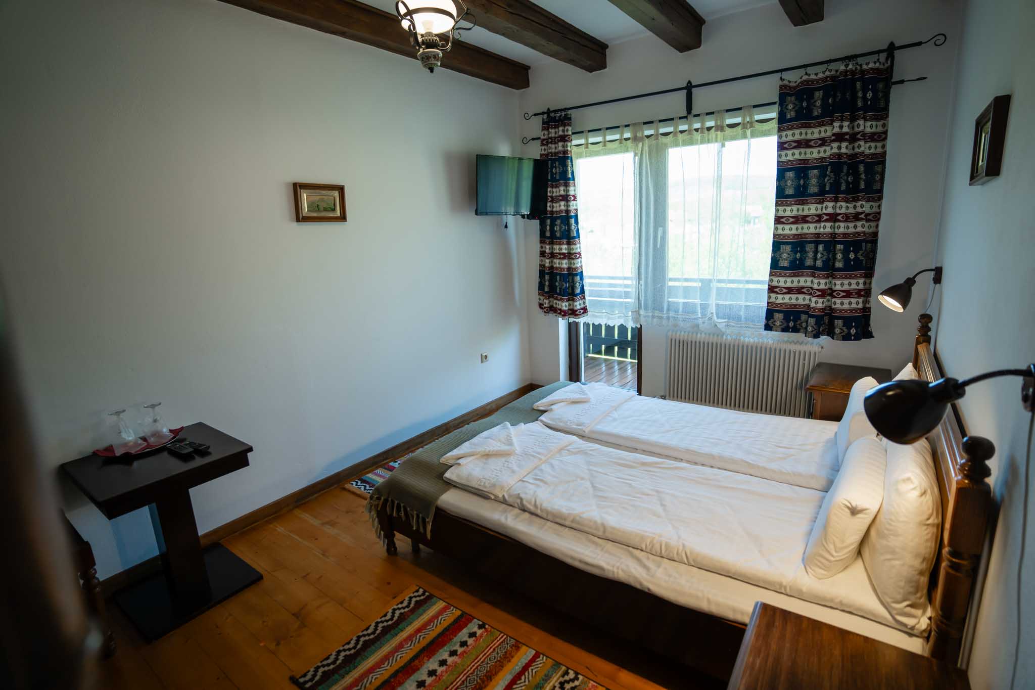 camere-traditionale-romanesti