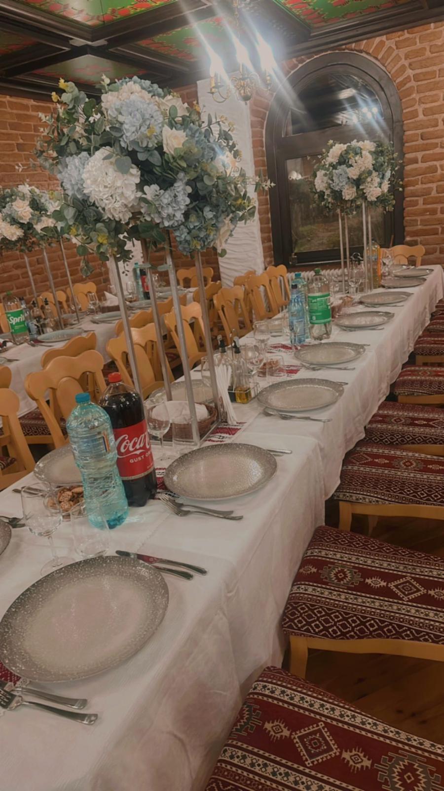 Imagine cu prezentarea sali de evenimente cu specific traditional romanesc/ sali de evenimente pentru nunti, botezuri, majorate si diverse evenimente speciale private. Romania/ Deva/ Hunedoara/ Almasul Sec